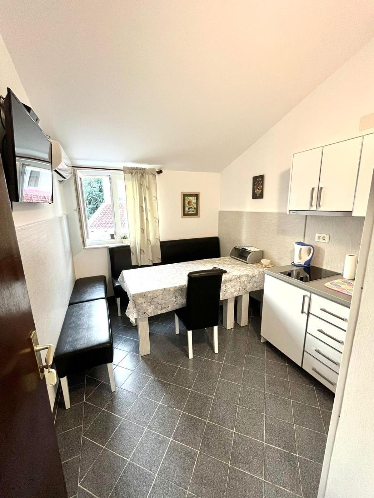 בודווה Apartments Harmonija מראה חיצוני תמונה